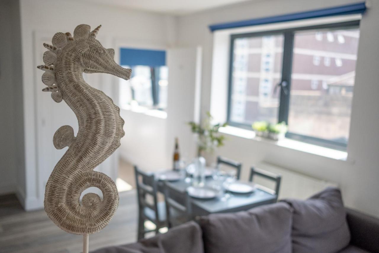 Modern One Bedroom Apartment In Town Centre & 4 Min To The Beach 伯恩茅斯 外观 照片