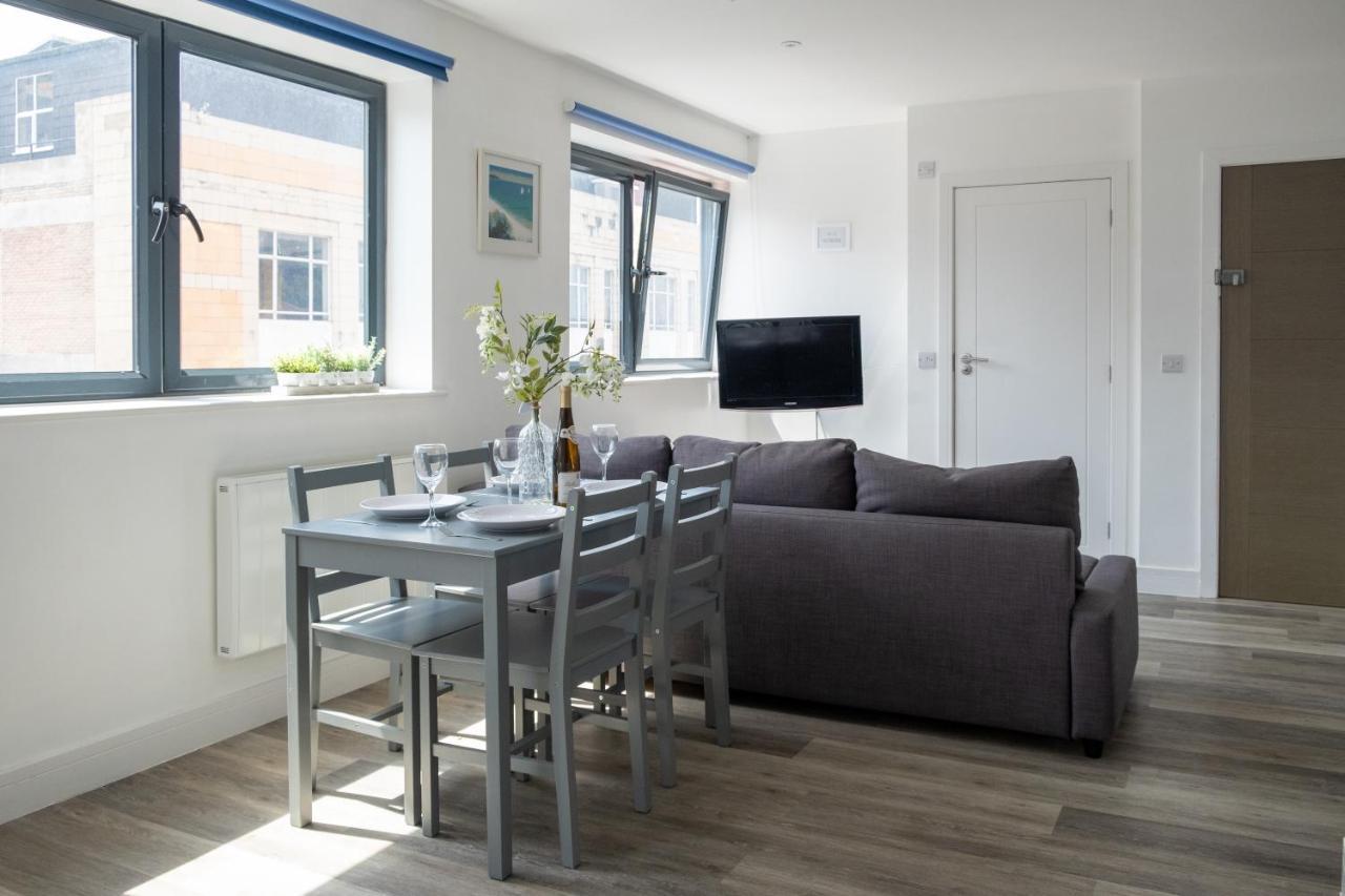 Modern One Bedroom Apartment In Town Centre & 4 Min To The Beach 伯恩茅斯 外观 照片