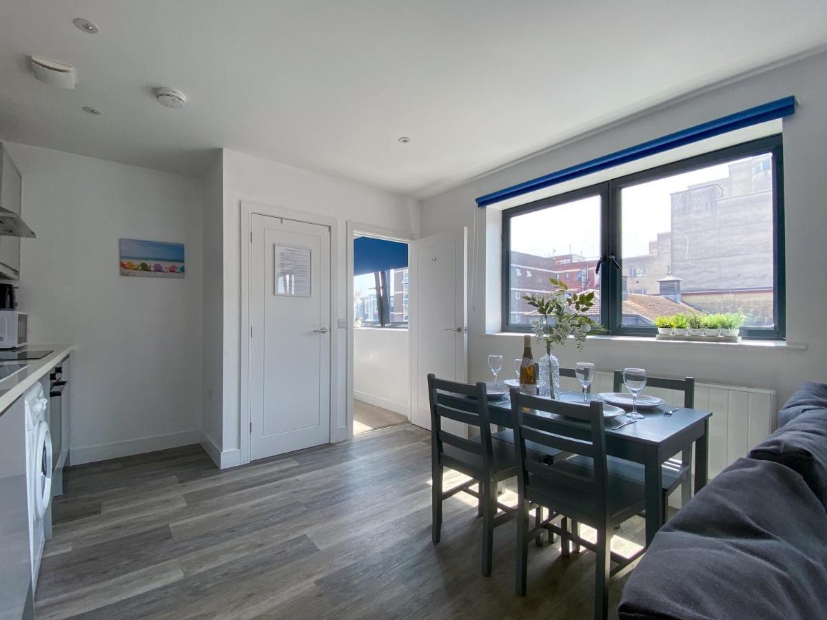 Modern One Bedroom Apartment In Town Centre & 4 Min To The Beach 伯恩茅斯 外观 照片