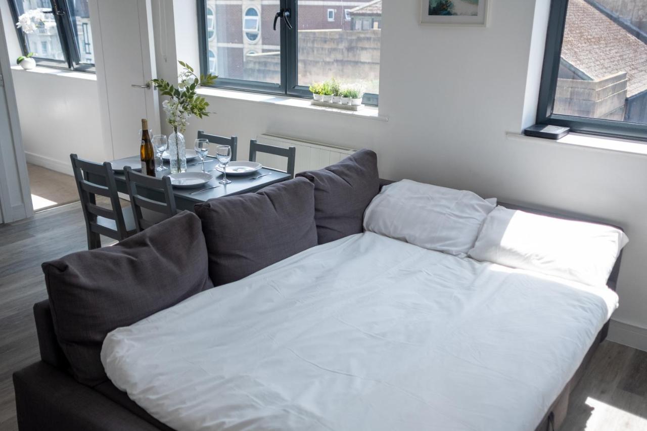 Modern One Bedroom Apartment In Town Centre & 4 Min To The Beach 伯恩茅斯 外观 照片